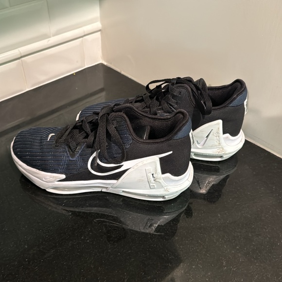 Nike Lebron James Witness V6  Sz 7Y Basketball Shoes    Navy/Black DDO423-002 - Picture 2 of 4